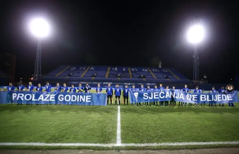 DINAMO NIKOGA NE ZANIMA: Šačica navijača gledala utakmicu s Istrom