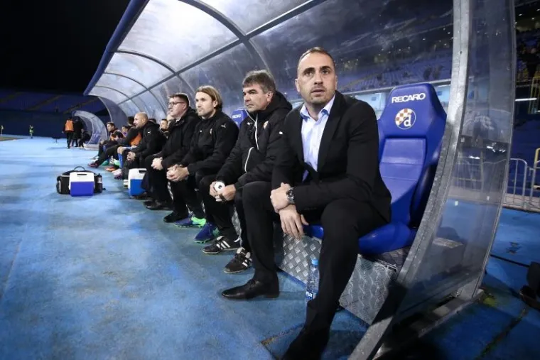 DINAMO NIKOGA NE ZANIMA: Šačica navijača gledala utakmicu s Istrom