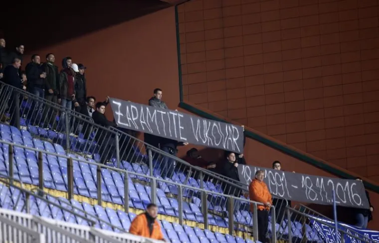 DINAMO NIKOGA NE ZANIMA: &Scaron;ačica navijača gledala utakmicu s Istrom