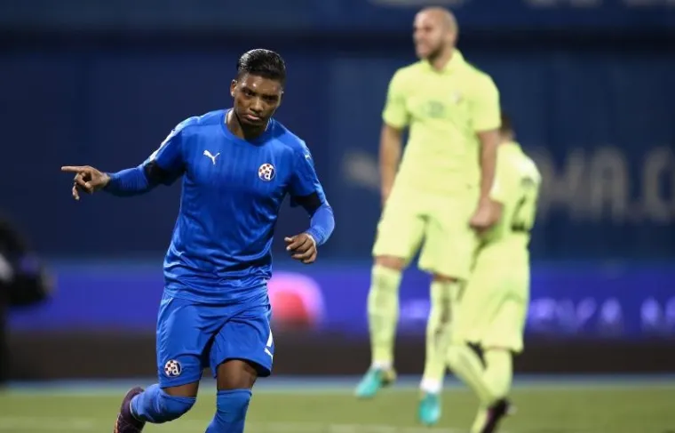 DINAMO NIKOGA NE ZANIMA: &Scaron;ačica navijača gledala utakmicu s Istrom