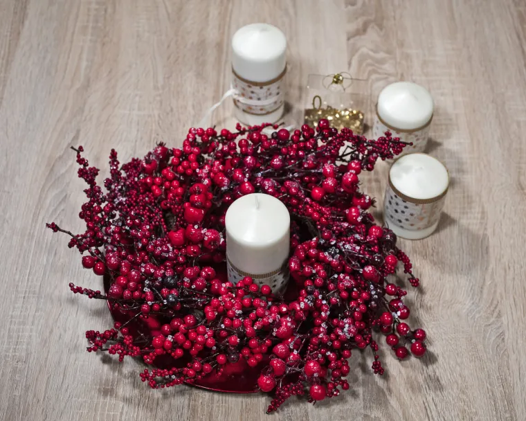 Vijenac s bobicama 139,99 kn