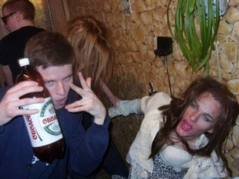 GLAVOBOLJA IM JE NAJMANJI PROBLEM: Alkohol im je oduzeo tlo pod nogama, ali i dostojanstvo