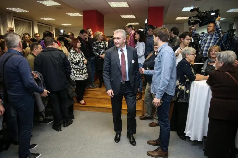 BERNARDIĆ I OSTOJIĆ IDU U DRUGI KRUG: Borit će se za mjesto &scaron;efa SDP-a