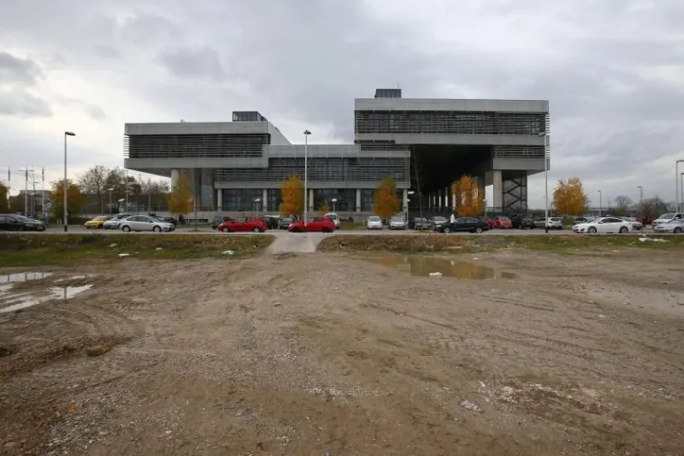 Prosvjed protiv megalomanskih 'nakaza' tik uz MSU