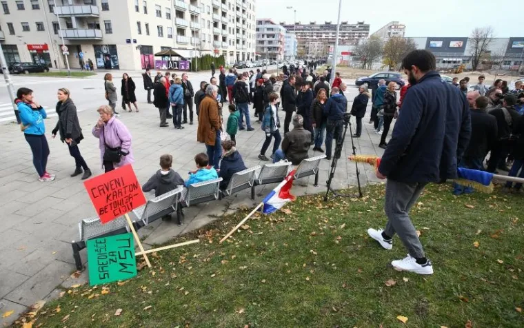 Prosvjed protiv megalomanskih 'nakaza' tik uz MSU