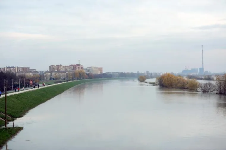 SAVA SE IZLILA IZ KORITA: Visok vodostaj nakon obilnih ki&scaron;a