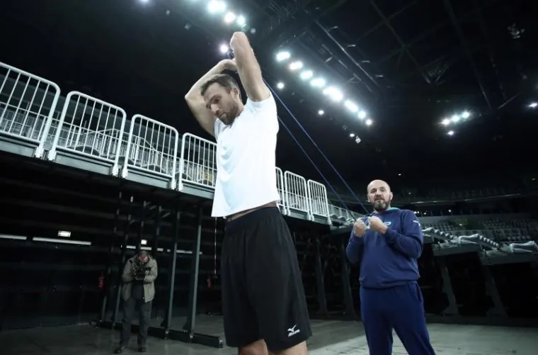 ARENA JE SPREMNA ZA SPEKTAKL: Doktor Ivo isprobao podlogu na kojoj će Hrvatska loviti drugu 'salataru'