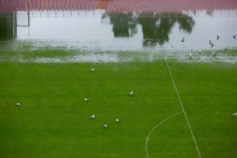 NEMOĆNI PRED SILOM PRIRODE: Ovako je danas izgledala poplavljena Kantrida