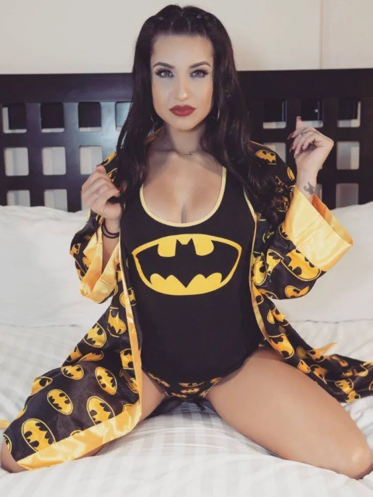 NIKAD SEKSEPILNIJA BORBA SUPERJUNAKA: Postali bismo zlikovci samo kad bi se one obračunale s nama