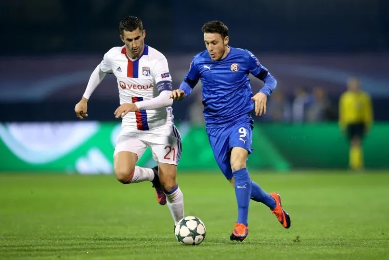 SPEKTAKL NA POLUPRAZNOM MAKSIMIRU: Osjetite da&scaron;ak atmosfere utakmice Dinama i Lyona