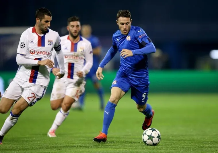 SPEKTAKL NA POLUPRAZNOM MAKSIMIRU: Osjetite da&scaron;ak atmosfere utakmice Dinama i Lyona