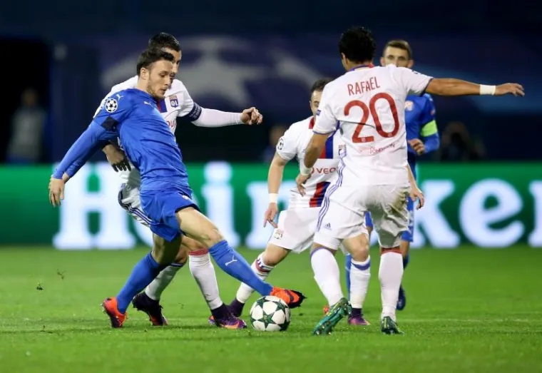 SPEKTAKL NA POLUPRAZNOM MAKSIMIRU: Osjetite da&scaron;ak atmosfere utakmice Dinama i Lyona