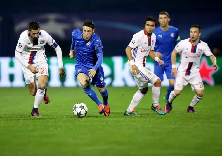 SPEKTAKL NA POLUPRAZNOM MAKSIMIRU: Osjetite da&scaron;ak atmosfere utakmice Dinama i Lyona