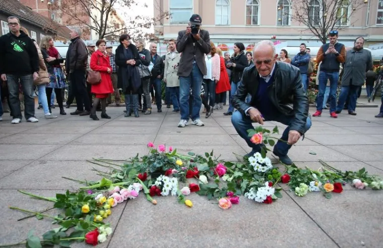 CVIJEĆE ZA CVJETNI: Građani prosvjeduju protiv Bandića