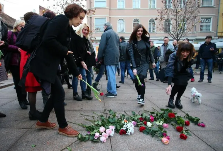 CVIJEĆE ZA CVJETNI: Građani prosvjeduju protiv Bandića