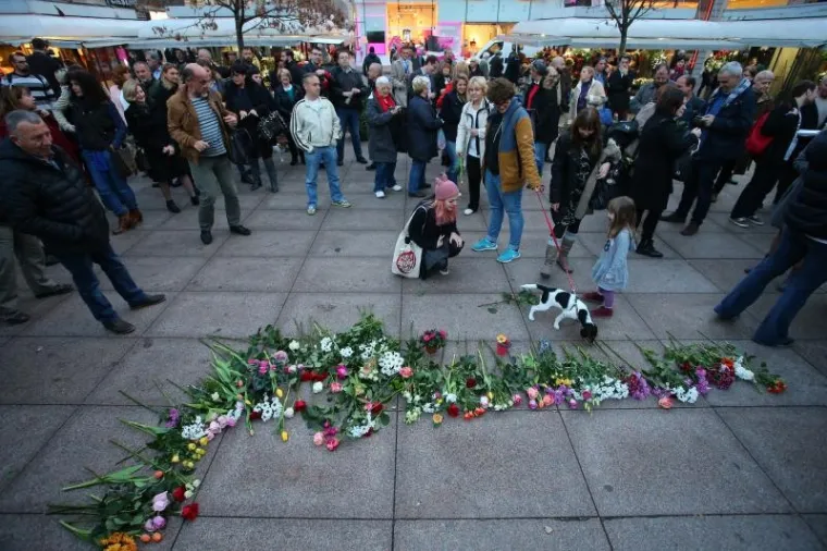 CVIJEĆE ZA CVJETNI: Građani prosvjeduju protiv Bandića