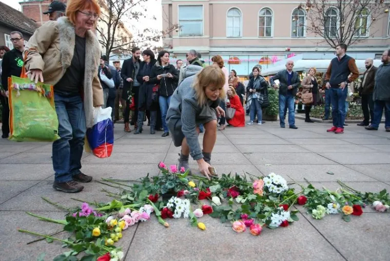 CVIJEĆE ZA CVJETNI: Građani prosvjeduju protiv Bandića