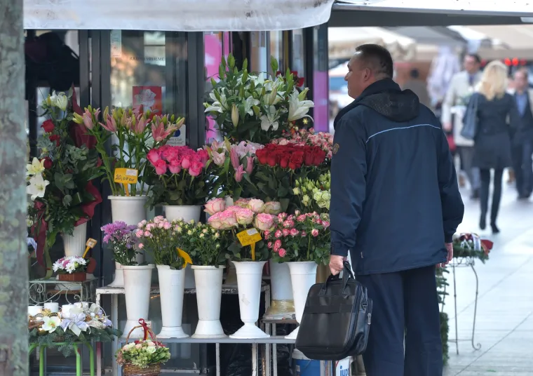 Komunalni redar obilazio cvjećare na Cvjetnom trgu