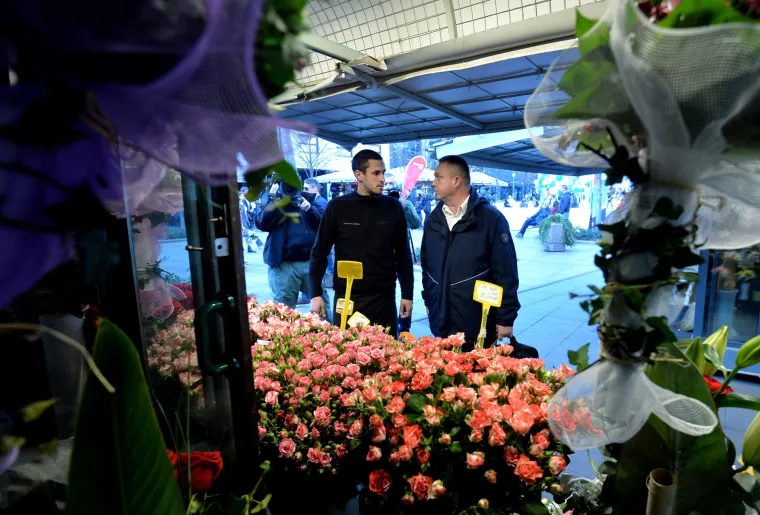 Komunalni redar obilazio cvjećare na Cvjetnom trgu