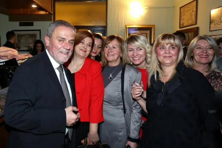 BANDIĆ OKRUŽEN DAMAMA PROSLAVIO ROĐENDAN: Pogledajte tko je sve došao na feštu u poznati ZG restoran