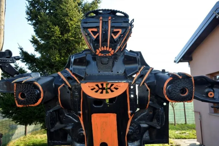 NJIHOVIM DVORIŠTEM HODAJU TRANSFORMERI! Upoznajte braću koji imaju dosta neobičan biznis