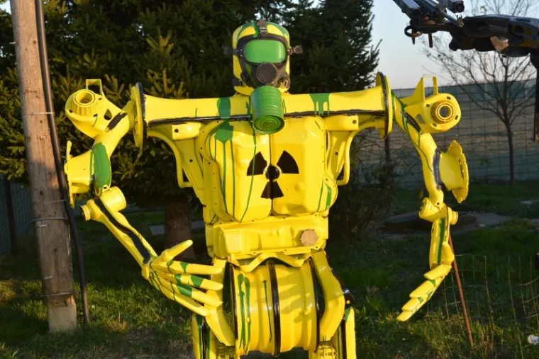 NJIHOVIM DVORIŠTEM HODAJU TRANSFORMERI! Upoznajte braću koji imaju dosta neobičan biznis