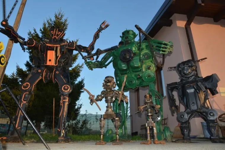 Svi zainteresirani mogu ih vidjeti na ulazu u obiteljsku tvrtku.