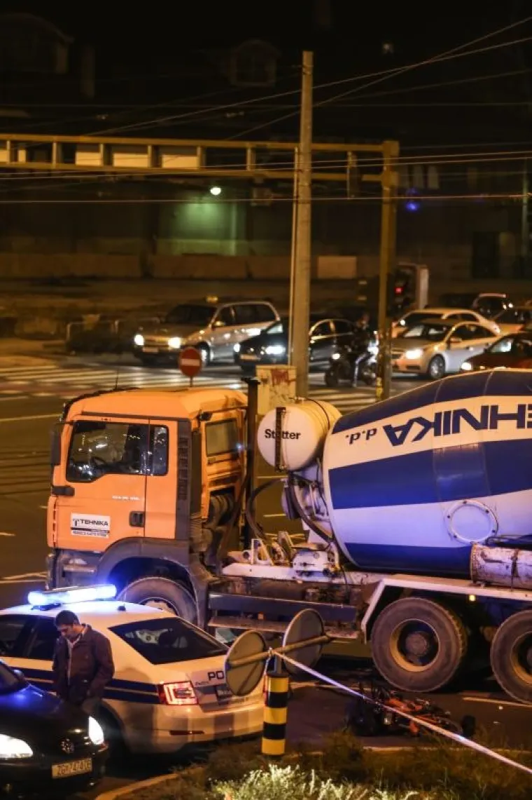 STRAVIČNA NESREĆA: Mje&scaron;alica pregazila vozača mopeda