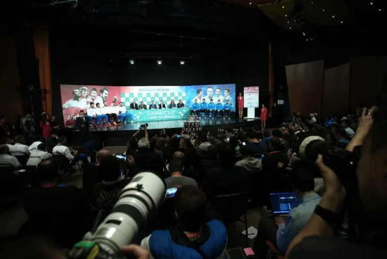 ZANIMLJIVO JE BILO DAN UOČI FINALA DAVIS CUPA: Slikanja, ždrijeb, najave, ljepotice i-Bandić