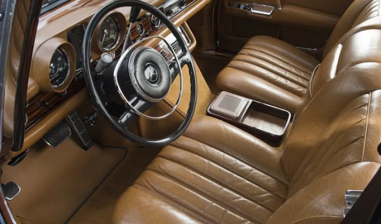 SAMO IH JE 9 TAKVIH: Ovaj Mercedes je bio Titov, a može biti i Va&scaron;