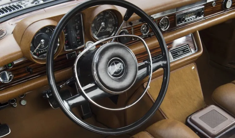 SAMO IH JE 9 TAKVIH: Ovaj Mercedes je bio Titov, a može biti i Va&scaron;