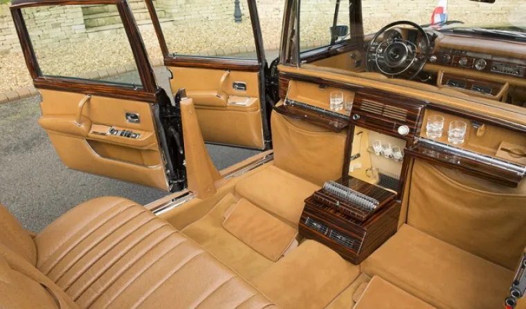 SAMO IH JE 9 TAKVIH: Ovaj Mercedes je bio Titov, a može biti i Va&scaron;