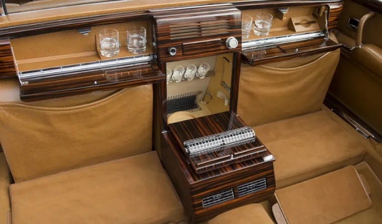 SAMO IH JE 9 TAKVIH: Ovaj Mercedes je bio Titov, a može biti i Va&scaron;