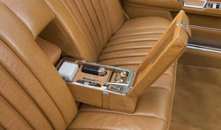 SAMO IH JE 9 TAKVIH: Ovaj Mercedes je bio Titov, a može biti i Va&scaron;