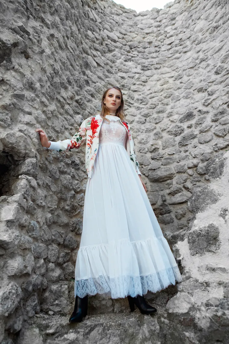 Nakon samostalne revije na Fashion Weeku Zagreb/Cro a Porteru, koja će se održati u ovu subotu, Marina putuje u Salzburg gdje će u suradnji s Polygon Concept Storeom 10. prosinca predstaviti kolekciju na Mavisto Amadeus Horseindoors Worldcupu
