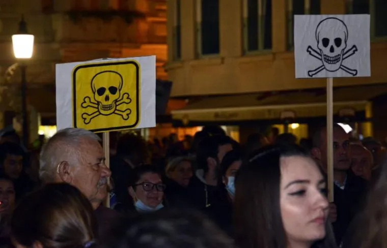 na najvećem do sad prosvjedu za čisti zrak.