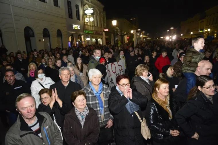 'ZA&Scaron;TO NAS TRUJETE?' Tisuće Brođana prosvjedovalo za pravo na čisti zrak