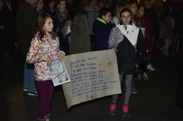 'ZA&Scaron;TO NAS TRUJETE?' Tisuće Brođana prosvjedovalo za pravo na čisti zrak