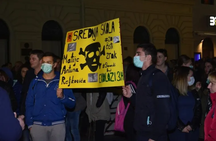 'ZA&Scaron;TO NAS TRUJETE?' Tisuće Brođana prosvjedovalo za pravo na čisti zrak