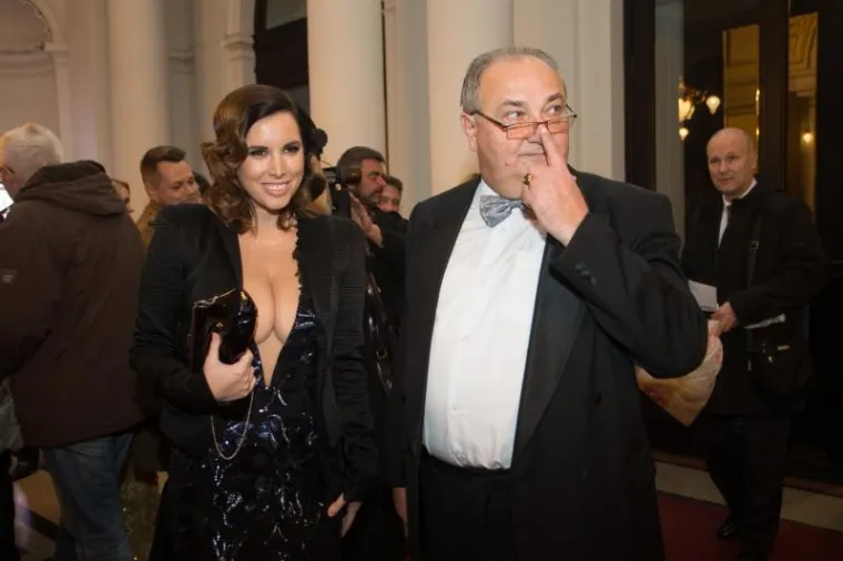 Dekolte Nives Celzijus zasjenio glumice na svečanom domjenku