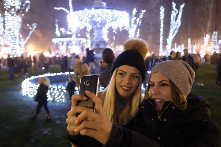 SLUŽBENO ZAPOČEO ZAGREBAČKI ADVENT: Pogledajte doista fantastične fotografije, zbog ovoga volimo zimu