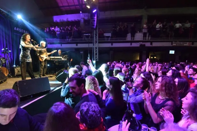 ČEKALI SU JE 12 GODINA I KONAČNO DOČEKALI: Doris Dragović zapalila zadarsku publiku