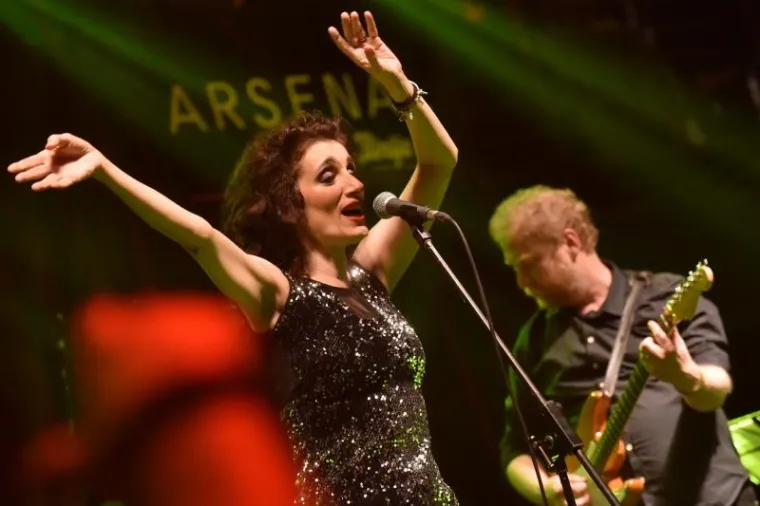 ČEKALI SU JE 12 GODINA I KONAČNO DOČEKALI: Doris Dragović zapalila zadarsku publiku