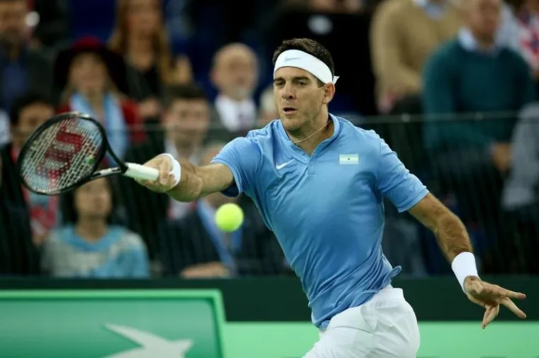 Teniska reprezentacija Argentine izjednačila je na 2-2 protiv Hrvatske u finalu Davis Cupa koje se igra u zagrebačkoj Areni. Izjednačujući bod za Argentinu osvojio je Juan Martin del Potro pobijedivši Marina Čilića nakon pet setova i pet sati igre 6-7 (4), 2-6, 7-5, 6-4, 6-3.