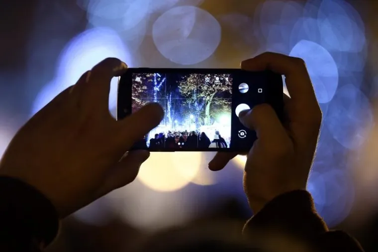 Paljenjem tisuća božićnih lampica na Zrinjevcu počeo Advent u Zagrebu