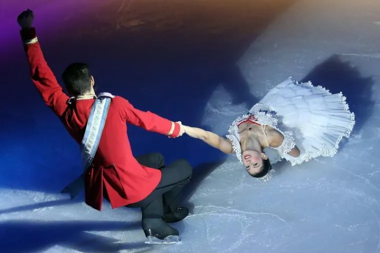 Paljenjem tisuća božićnih lampica na Zrinjevcu počeo Advent u Zagrebu