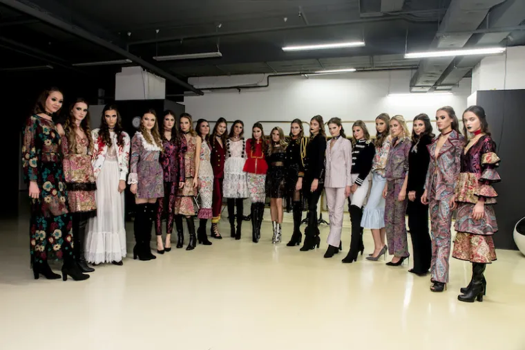 Održana revija Marine Lacković: Podržale je brojne poznate Hrvatice, pogledajte &scaron;to su odjenule