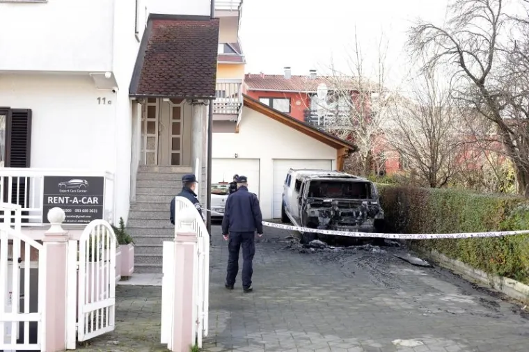 Požar uništio Hummer na Bukovcu