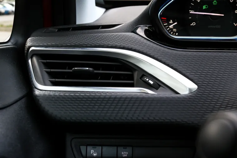 TEST: Peugeot 2008 Allure 1.2 PureTech 110 EAT6