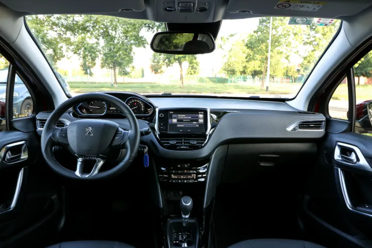 TEST: Peugeot 2008 Allure 1.2 PureTech 110 EAT6